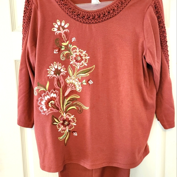 2pc Alfred Dunner slack set. EUC - Picture 1 of 10